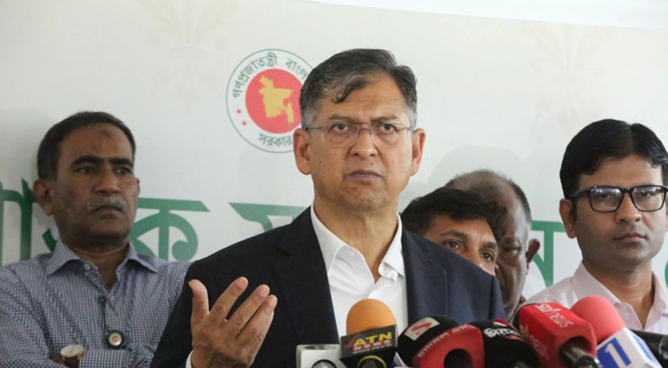 ১০ হাজার আগ্নেয়াস্ত্র এখনো জমা হয়নি: স্বরাষ্ট্রমন্ত্রী