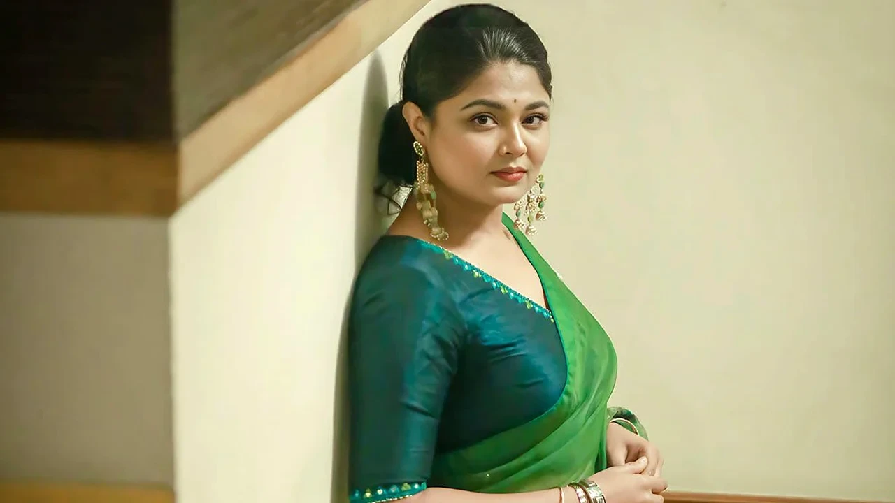 দ্বিতীয় বিয়ে ও মা হওয়ার সুখবর একসঙ্গে জানালেন মৌসুমী