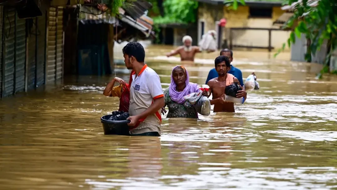 ভারী বৃষ্টির শঙ্কা, পাঁচ জেলায় বন্যা সতর্কতা