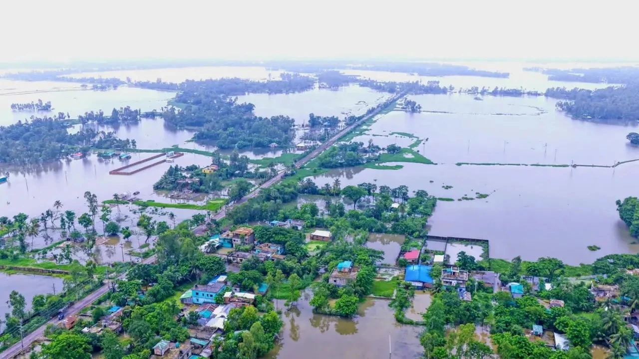 কক্সবাজারে বন্যায় ২ শিশুর মৃত্যু, পানিবন্দি তিন লাখের বেশি মানুষ