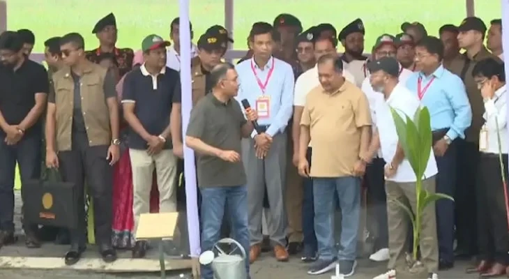 প্রধানমন্ত্রী হিসেবে প্রথম বরিশাল সফর, বৃক্ষরোপণ ও ফ্যামিলি কার্ড কর্মসূচির উদ্বোধন