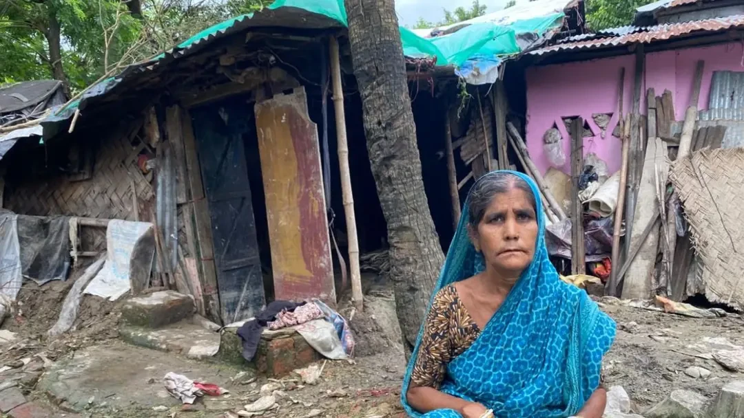 বন্যায় ভেসে গেছে মাথা গোঁজার ঠাঁই, কিস্তি আদায়ে দুয়ারে এনজিও কর্মী