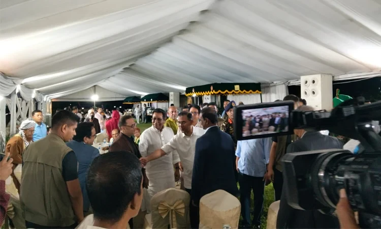 যুগপৎ আন্দোলনের শরিক নেতাদের সঙ্গে প্রধানমন্ত্রীর শুভেচ্ছা বিনিময়