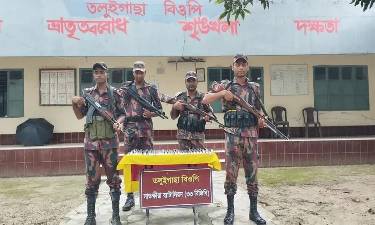 সাতক্ষীরায় ভারতীয় মোবাইল ফোনের যন্ত্রাংশ জব্দ