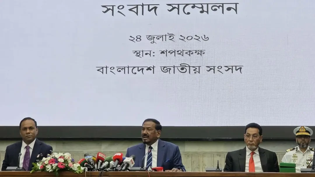 রাষ্ট্রপতির দায়িত্ব নিলেন স্পিকার হাফিজ উদ্দিন আহমদ