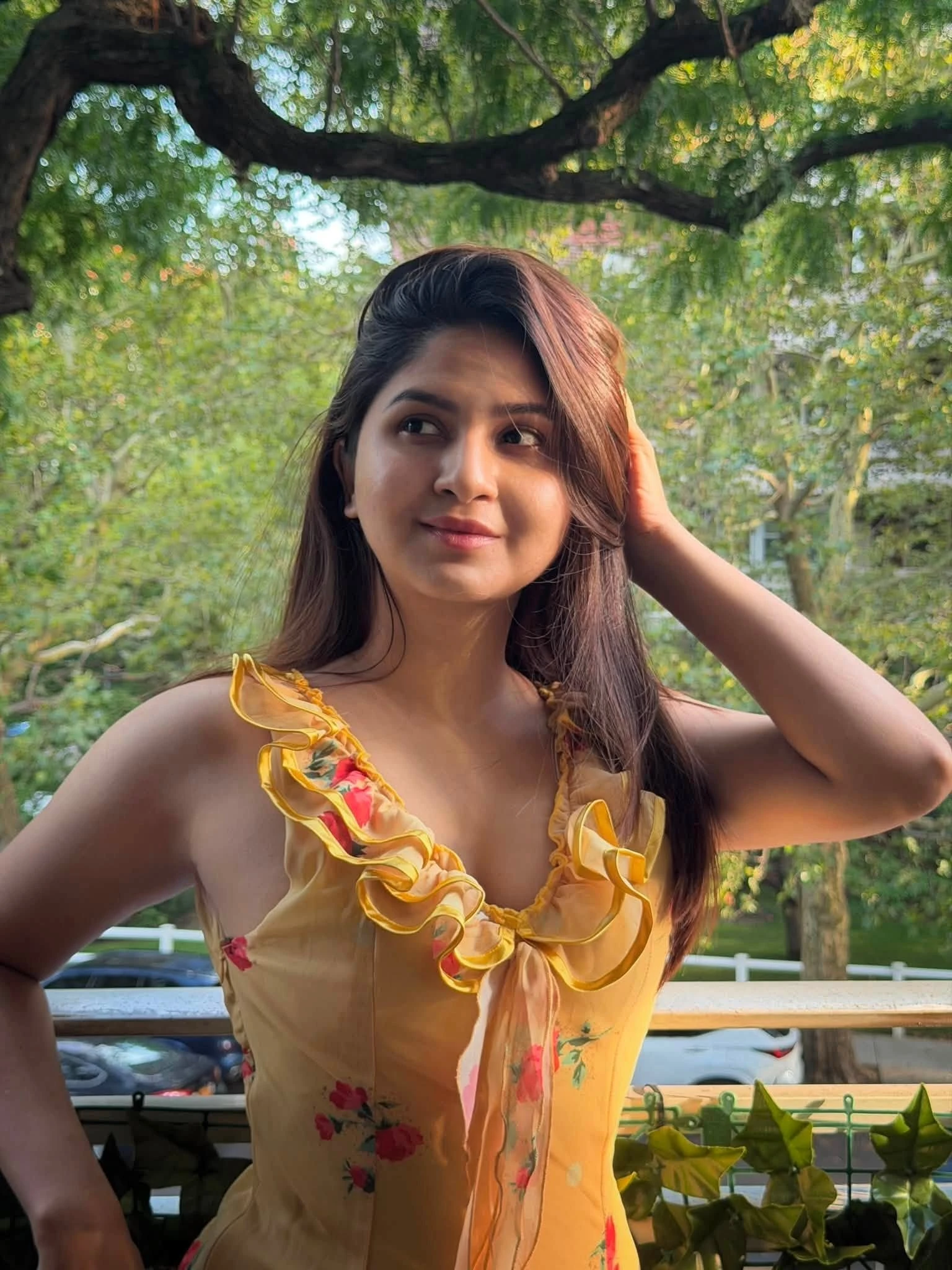 স্লিভলেসে ক্যামেরাবন্দি স্পর্শিয়া, নেটমাধ্যমে হুলুস্থুল