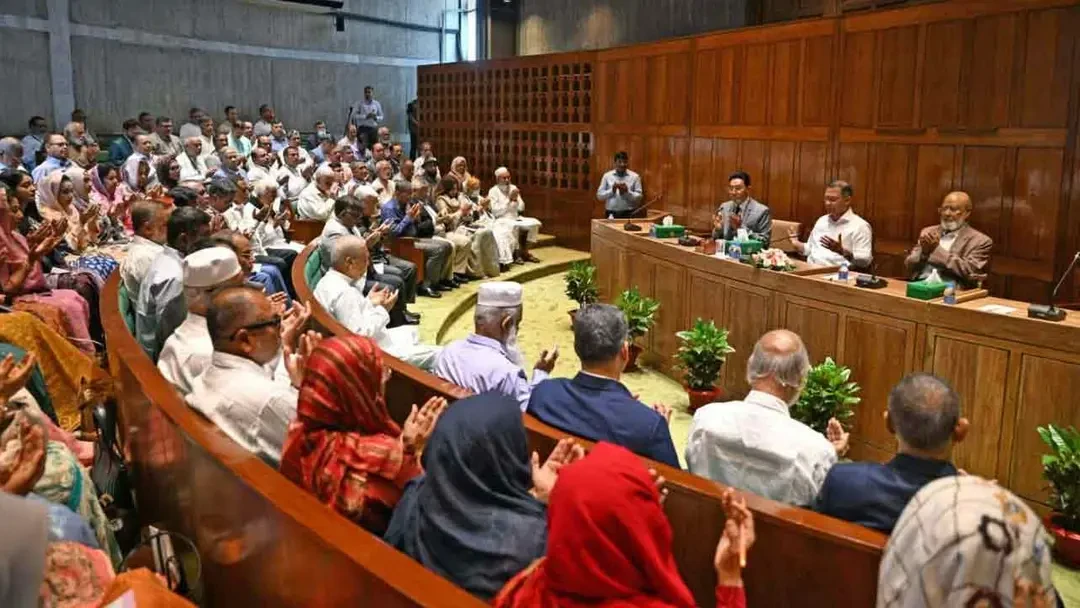 চলছে সরকার দলীয় সংসদ সদস্যদের বৈঠক