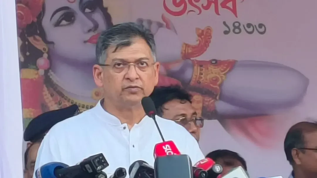সংখ্যালঘু হিসেবে নয়, সমান অধিকারভুক্ত নাগরিক হিসেবে পরিচয় দিন