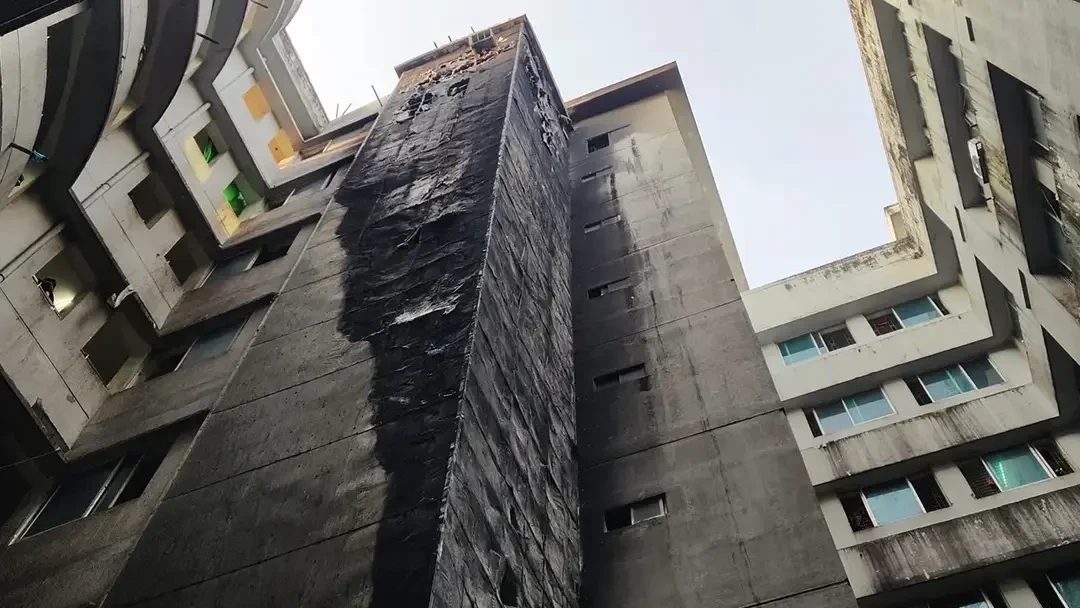 আতঙ্ক ও হুড়োহুড়িতে চারজনের মৃত্যুর দাবি স্বজনদের