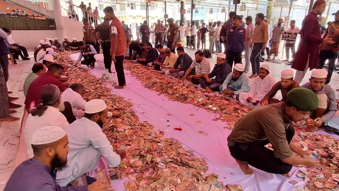 ৩৪ দিন পর আবারও শাহজালালের মাজারের দানবাক্সের টাকা গণনা শুরু