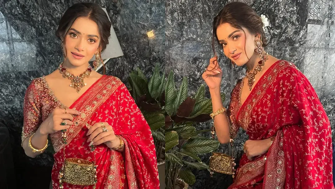 শাড়িতে চমকে দিলেন তানজিন তিশা