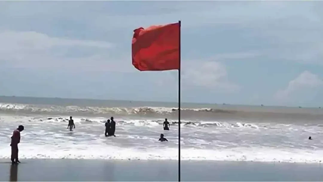 সমুদ্রবন্দরে ৩ নম্বর সতর্ক সংকেত